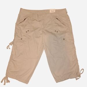NWT Arizona Jean Co. Cargo Capris - Oxford Tan - Size 13